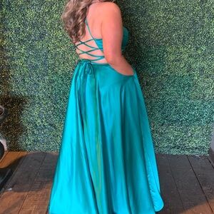LETS GO DANCING 👗Teal Satin Lace-Up Back Prom Gown